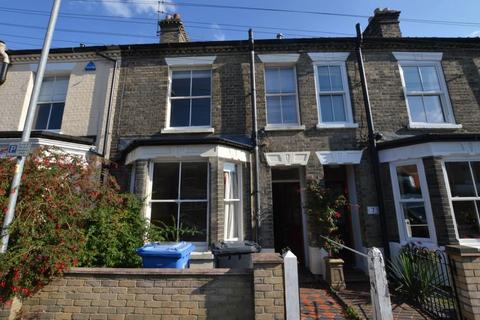 3 bedroom terraced house to rent, Trix Road, Norwich
