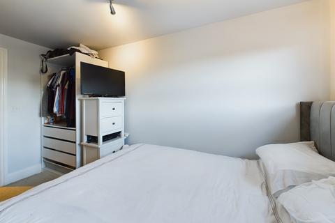 2 bedroom apartment for sale - Little Tarpots Court, London Road, Benfleet