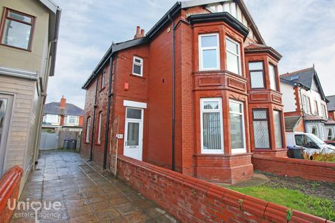 4 bedroom semi-detached house for sale - Warbreck Drive, Blackpool, Lancashire, FY2