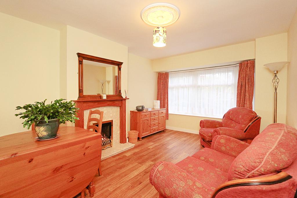Foxhunter Drive, Oadby, LE2 2 bed semidetached bungalow for sale £