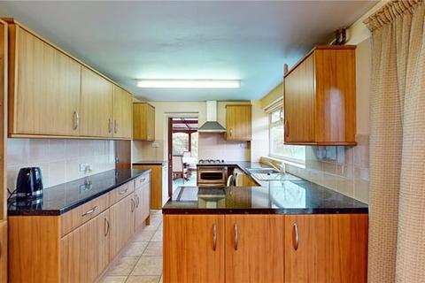 3 bedroom semi-detached house to rent - Meadow Rise, Billericay, Essex, CM11