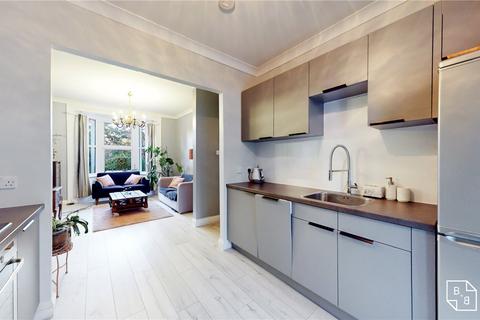 18 Dagnall Park, London, SE25 5PL