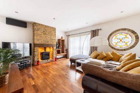4 bedroom semi-detached house for sale - Lancelot Crescent, Wembley, HA0