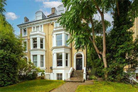3 bedroom apartment to rent, Cambridge Park, Twickenham, TW1