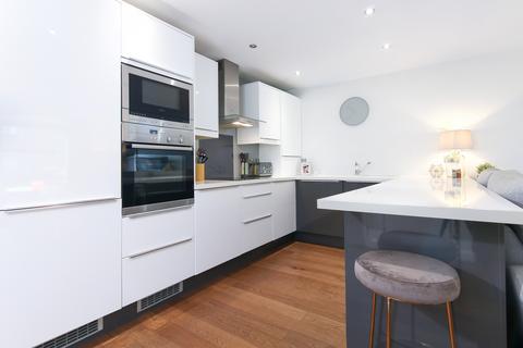 2 bedroom ground floor flat for sale - 2/2 North Werber Road, Fettes, Edinburgh, EH4 1TA