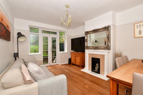 69 Ballards Way, South Croydon, CR2 7JP