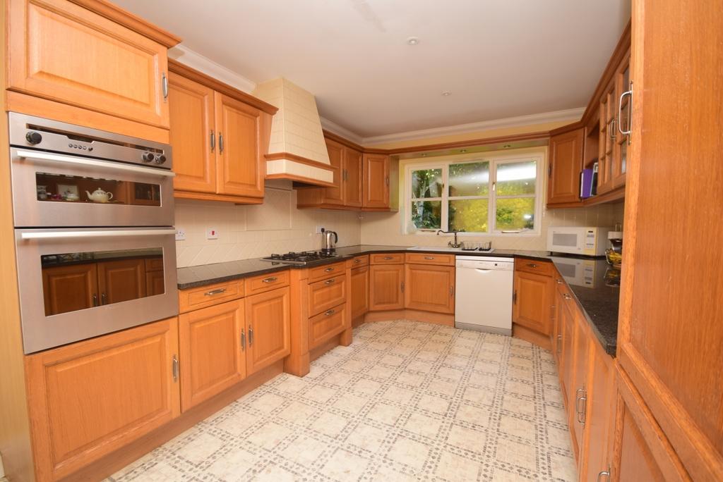 Kitchen / Breakfa...