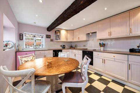 16 Abbey Road, Bourne, PE10 9EF