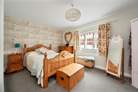 16 Abbey Road, Bourne, PE10 9EF