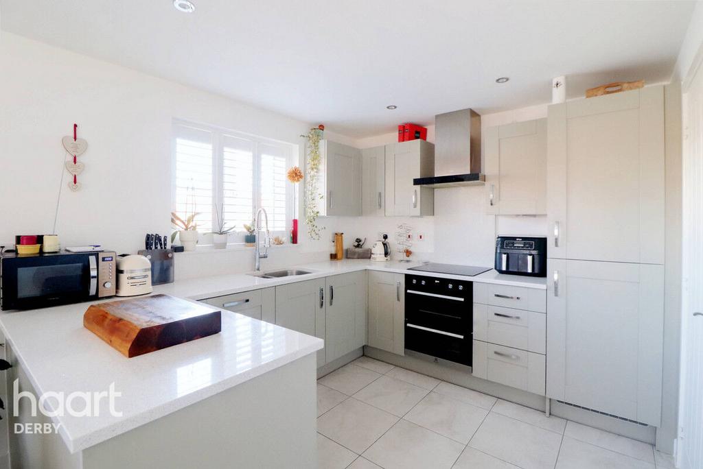 Taunton Drive, Boulton Moor 3 bed detached house for sale £300,000
