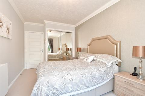1 bedroom ground floor flat for sale, London Road, Waterlooville, Hampshire