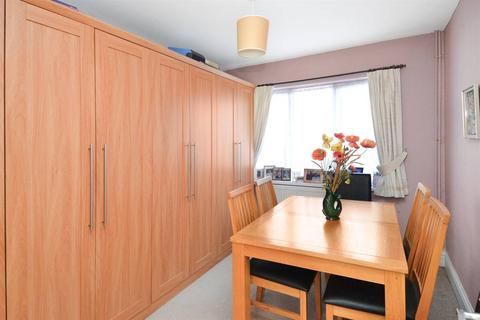 87 Clover Rise, Whitstable, CT5 3HT