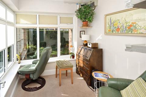 87 Clover Rise, Whitstable, CT5 3HT