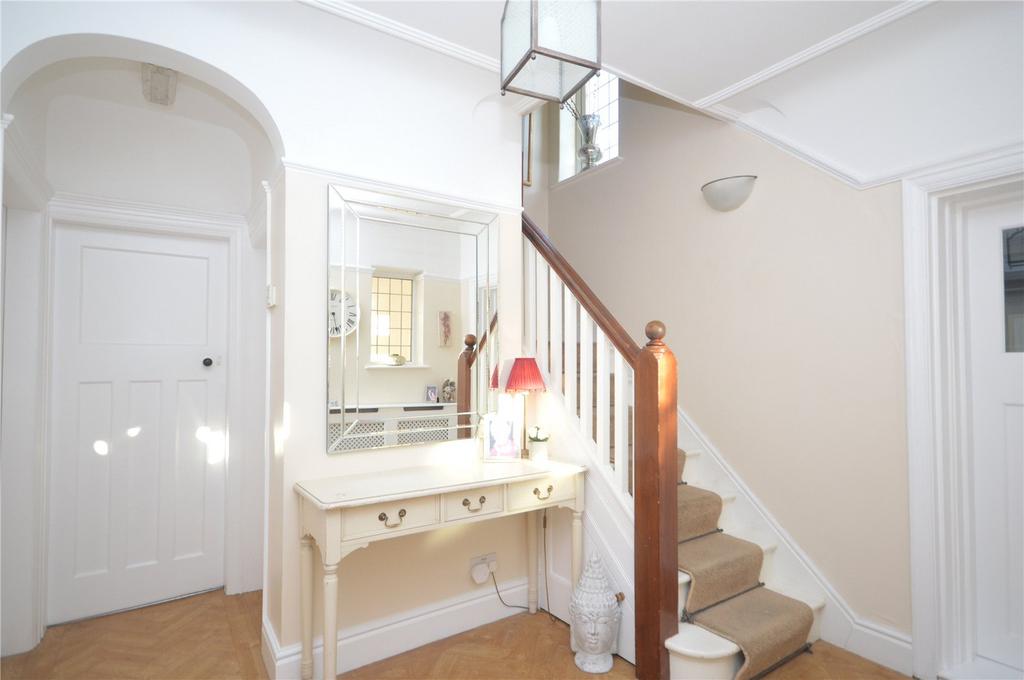 Elm Hall Drive, Mossley Hill, Liverpool, Merseyside, L18 4 bed semi