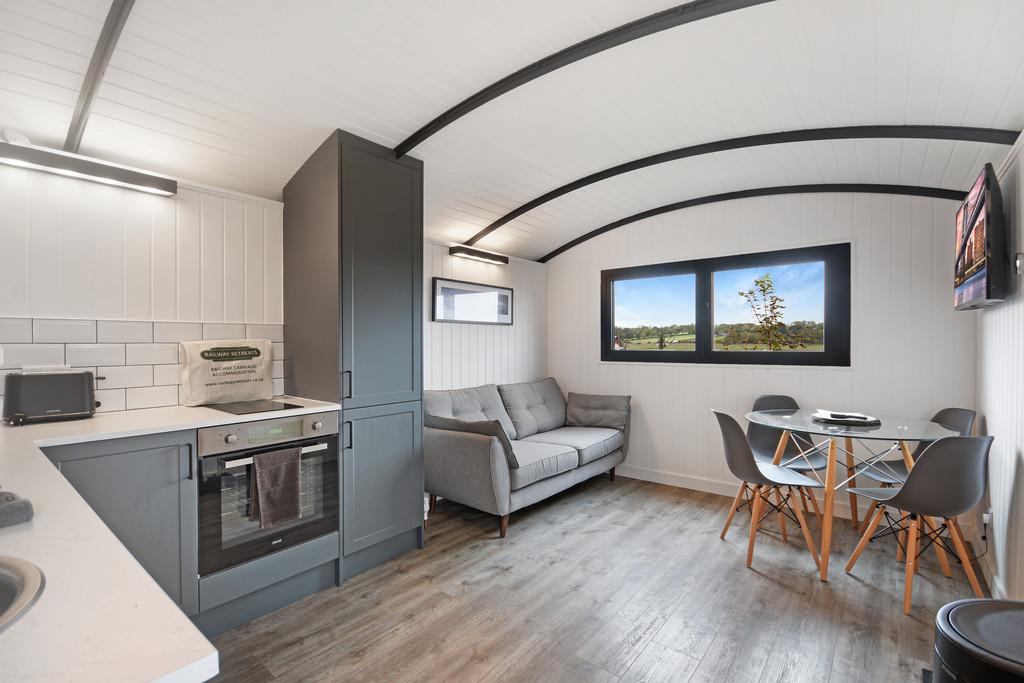 Northiam, East Sussex TN31 2 bed mobile home to rent £850 pcm (£196 pw)