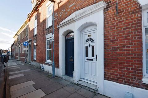 4 bedroom terraced house to rent, Trinity Street, Salisbury