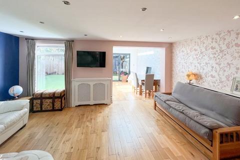 4 Fenton Close, Chislehurst, BR7 6ED