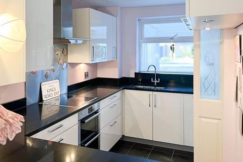 4 Fenton Close, Chislehurst, BR7 6ED