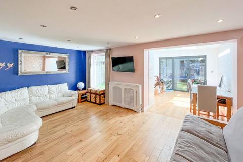 4 Fenton Close, Chislehurst, BR7 6ED