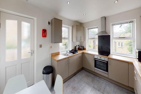 6 bedroom house to rent - Huddersfield HD1