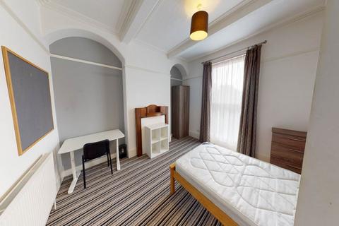 6 bedroom house to rent - Huddersfield HD1