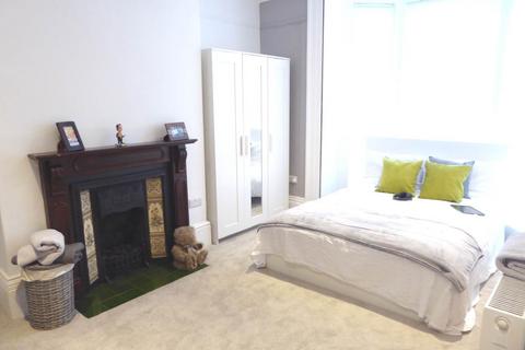 4 bedroom house to rent, Aspley, Huddersfield HD4