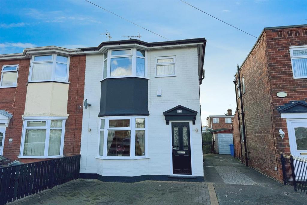 Kirkstone Road, Hull 3 bed semidetached house for sale £140,000