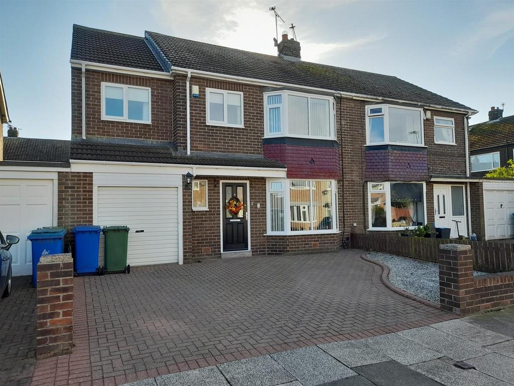 Derwent Road, Seaton Sluice, Whitley Bay 5 bed semidetached house for