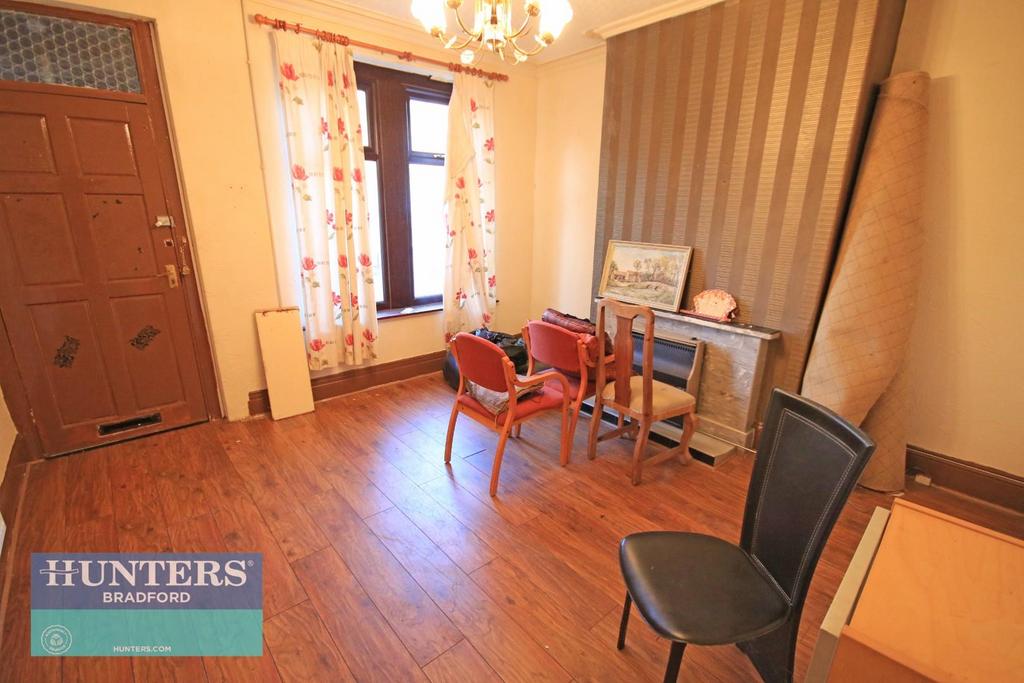 St. Stephens Terrace, Bradford, BD5 7BY 4 bed end of terrace house for