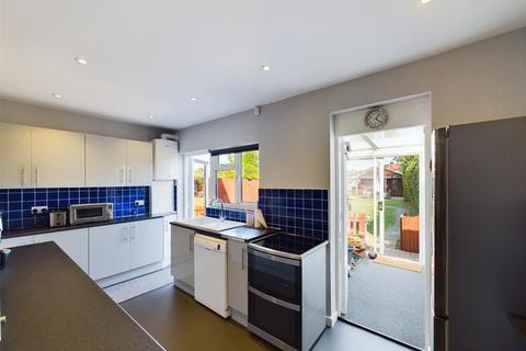 3 Appledore Avenue, Ruislip, HA4 0UT