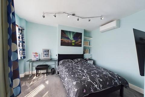 3 Appledore Avenue, Ruislip, HA4 0UT