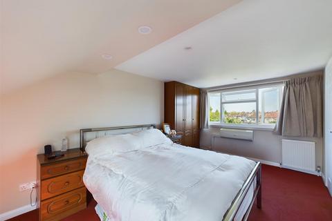 3 Appledore Avenue, Ruislip, HA4 0UT