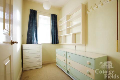 2 bedroom flat for sale - Lancaster Road, Enfield, EN2