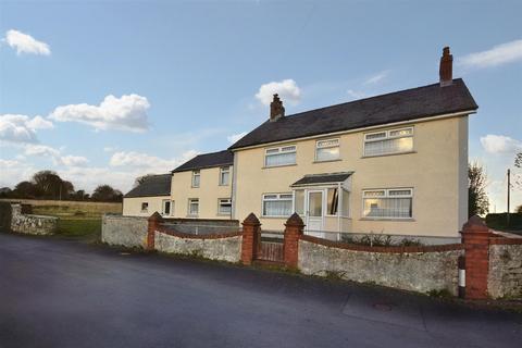 3 bedroom property with land for sale, Capel Iwan