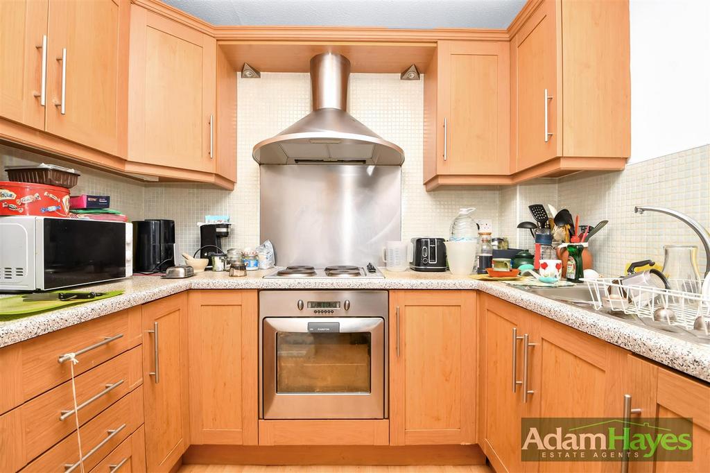 10 Wetherill Road, London N10 1 bed apartment for sale £235,000