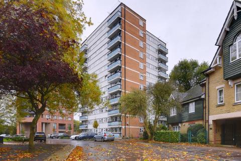 75 Prospect Ring, London, N2 8BS
