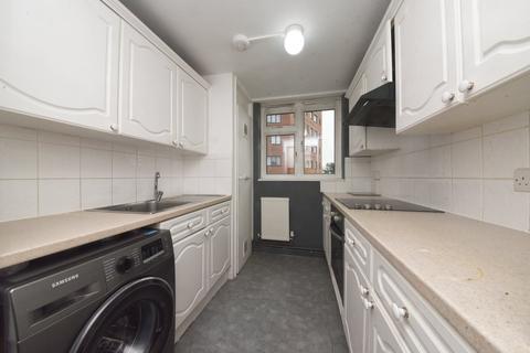 75 Prospect Ring, London, N2 8BS