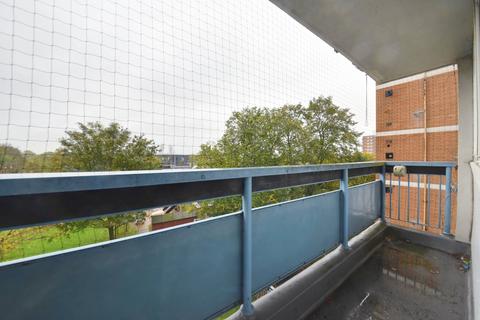 75 Prospect Ring, London, N2 8BS