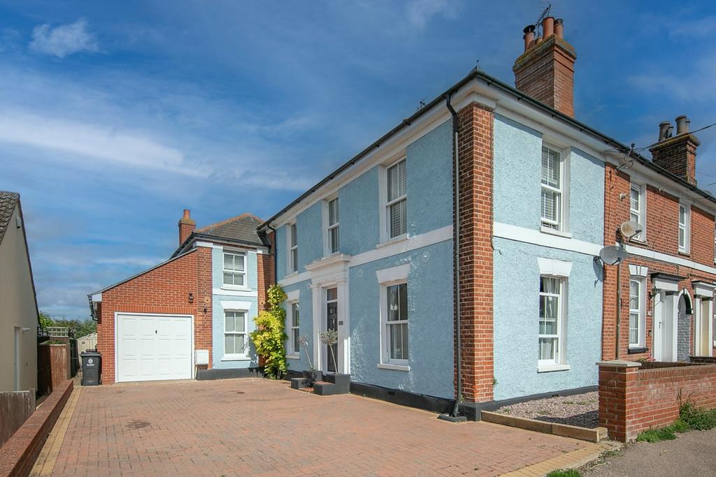 Lower Park Road, Brightlingsea, Colchester, CO7 3 bed end of terrace