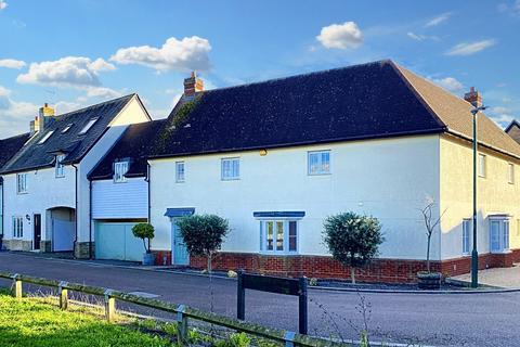 16 Allen Way, Springfield, Chelmsford, CM2 6GF
