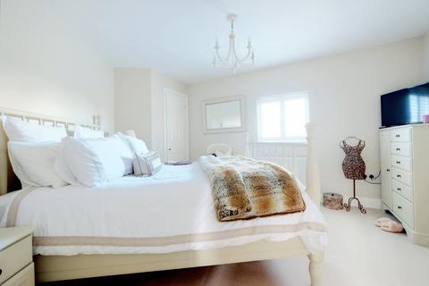 16 Allen Way, Springfield, Chelmsford, CM2 6GF