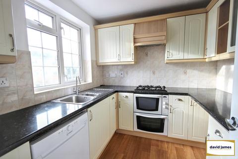 3 bedroom terraced house to rent, Hawkshead Close, Bromley