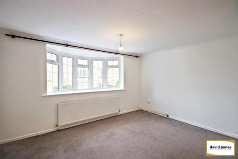 3 bedroom terraced house to rent, Hawkshead Close, Bromley