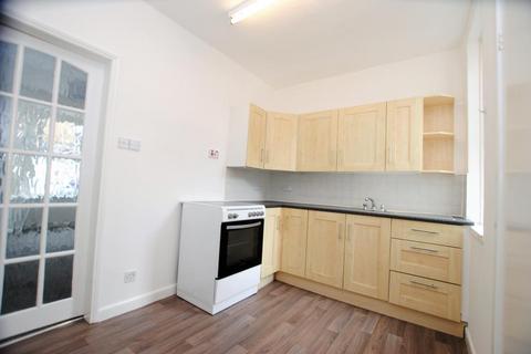 2 bedroom terraced house to rent, Regent Avenue, Harrogate, North Yorkshire, HG1 4BD