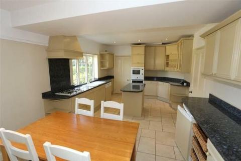 5 bedroom detached house to rent, Great Austins, Farnham