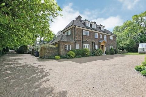 5 bedroom detached house to rent, Great Austins, Farnham