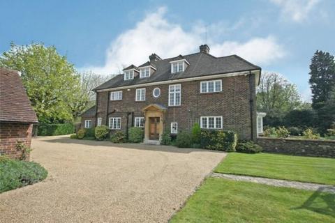 5 bedroom detached house to rent, Great Austins, Farnham