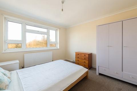 3 bedroom flat for sale, Bramley Road, London, N14