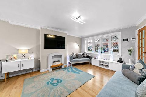 5 bedroom semi-detached house for sale - Osborne Close, Feltham