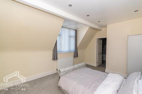 3 bedroom flat to rent, Clifton Drive, Lytham St. Annes, Lancashire